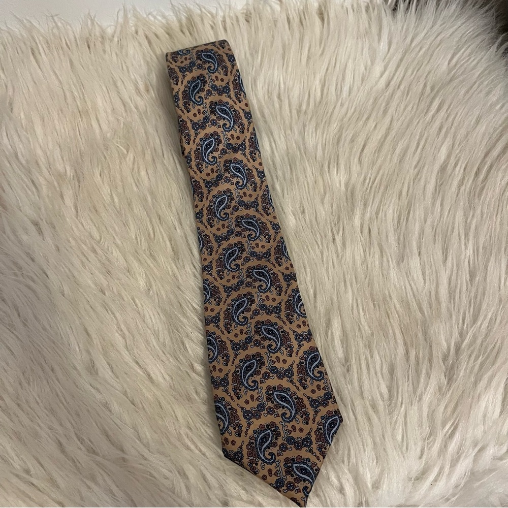 Oscar de la Renta Paisley Tie